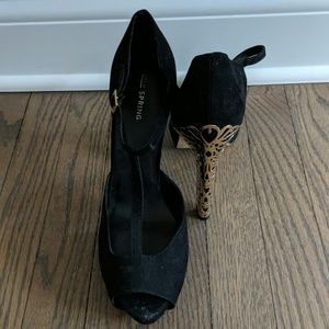 Black Heels w/ Gold Heel Detail sz 10